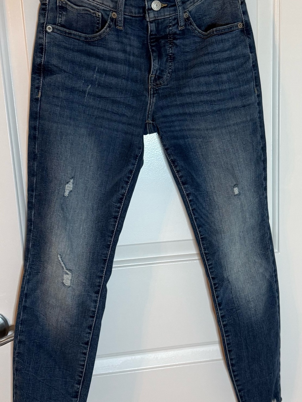 Lucky Brand Women’s Dark Blue Distressed Skinny Jeans